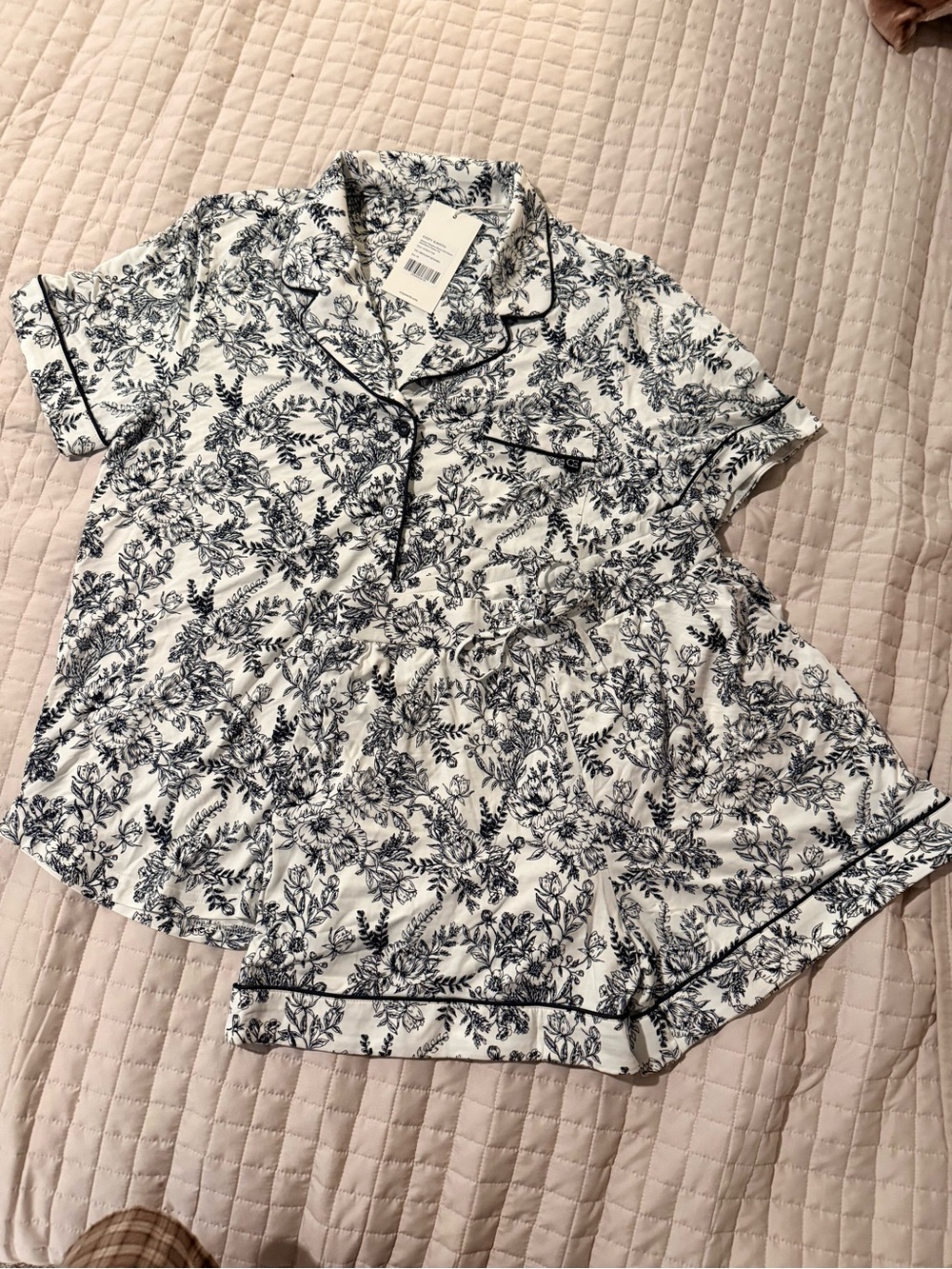 Cozy Earth White and Black Floral Short-Sleeve Pajama Set NWT